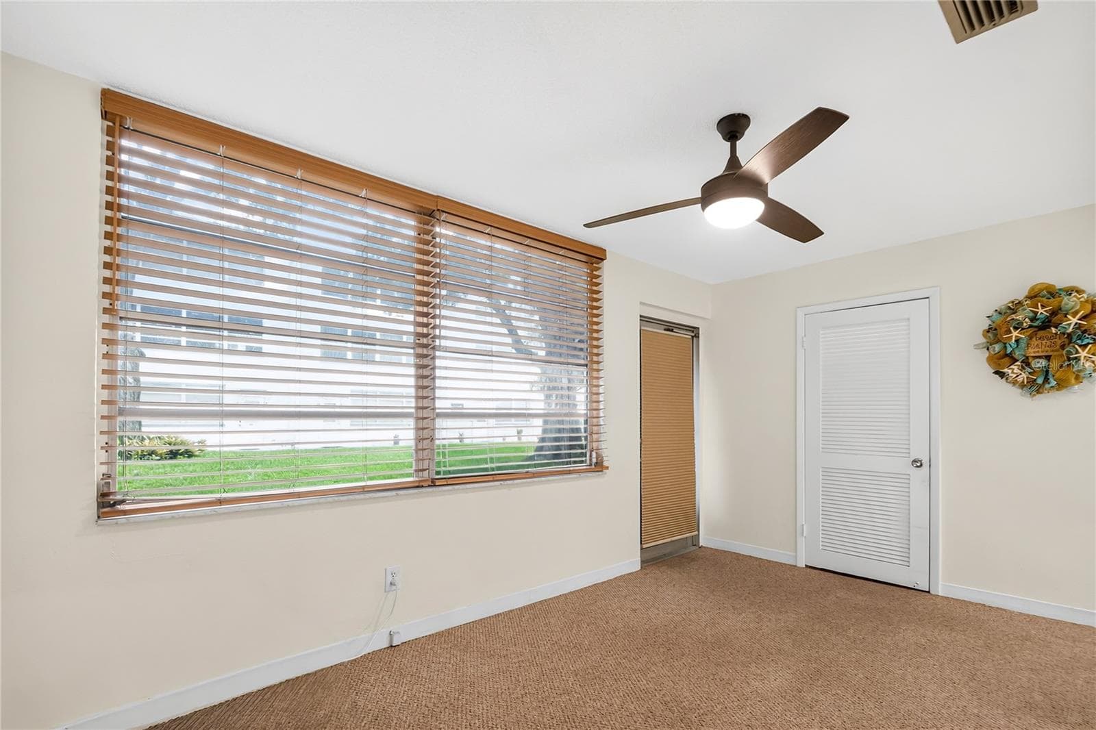 Florida room - 5880 38TH AVE N #109, ST PETERSBURG