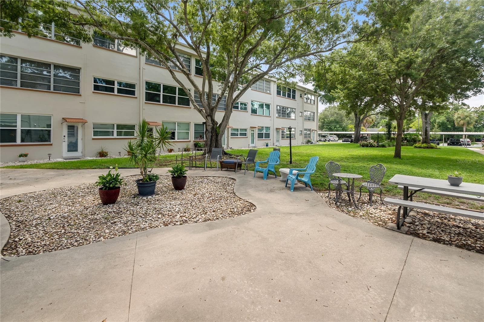 Courtyard - 5880 38TH AVE N #109, ST PETERSBURG