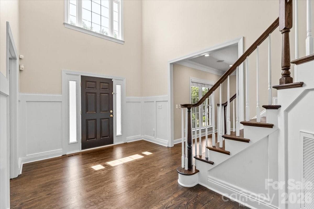 inviting 2 story foyer! - 109 Pauls Lane, Mooresville