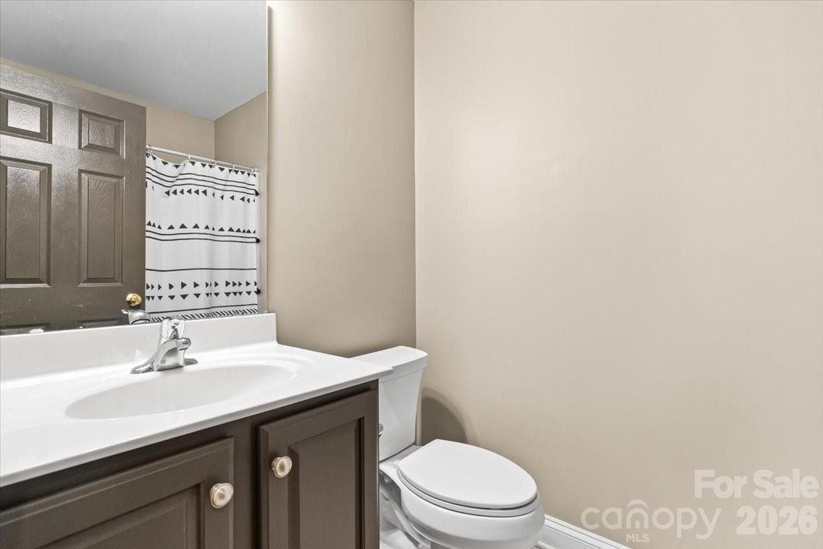 2nd full guest bathroom on 2nd floor - 109 Pauls Lane, Mooresville