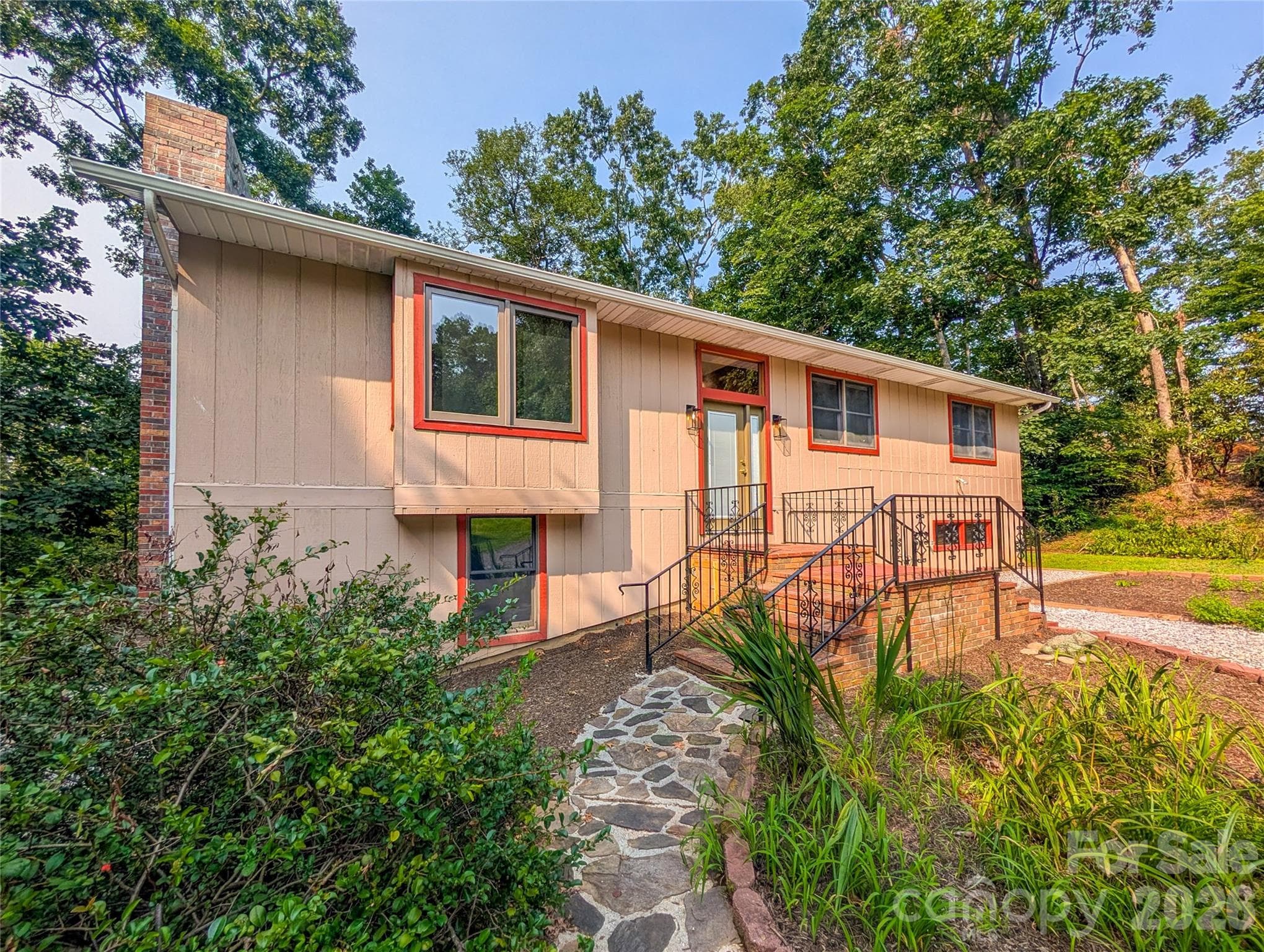 Single Family Residence at 328 Wooded Valley Lane, Burnsville, photo 3 of 47