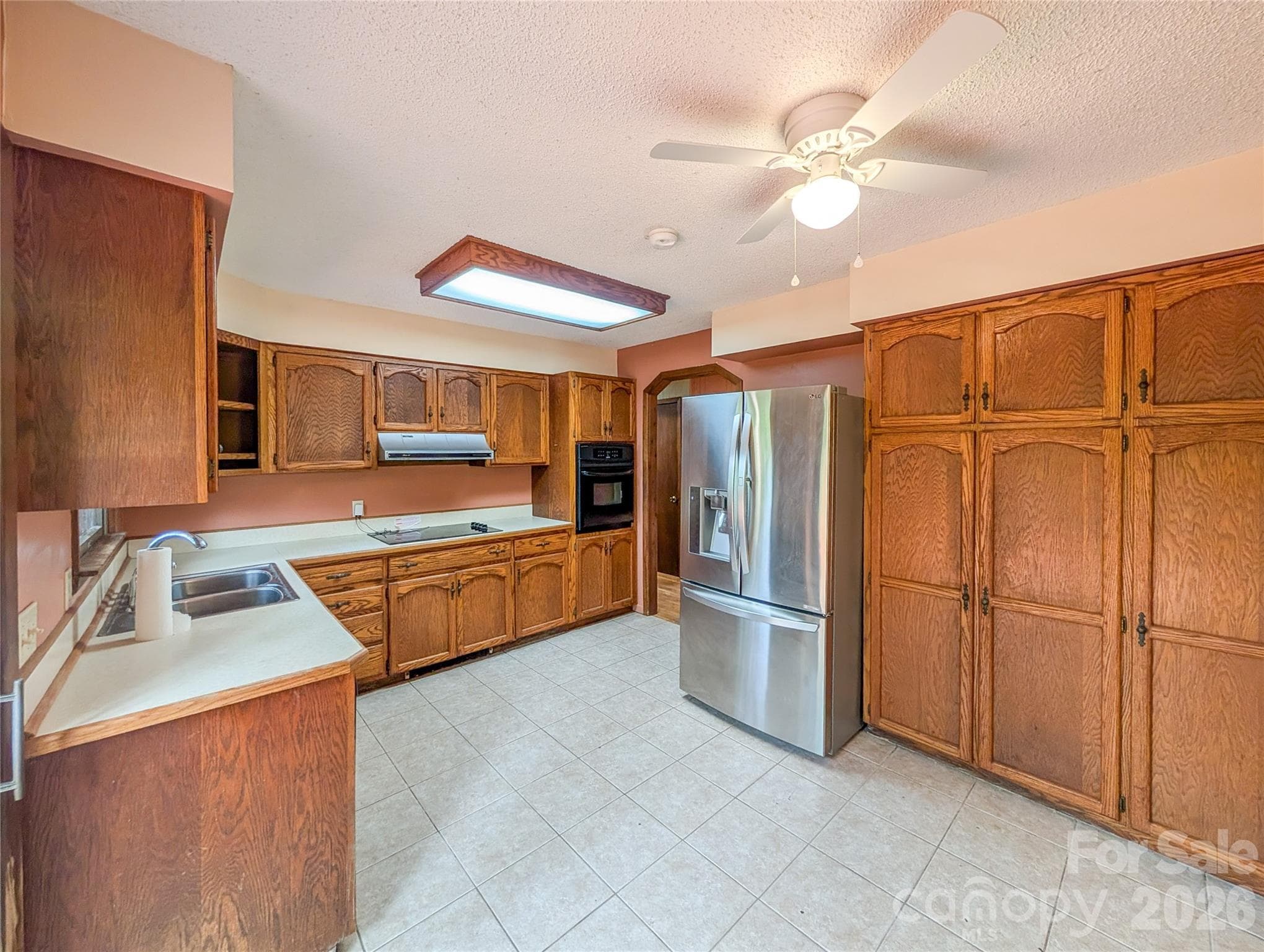 Single Family Residence at 328 Wooded Valley Lane, Burnsville, photo 18 of 47