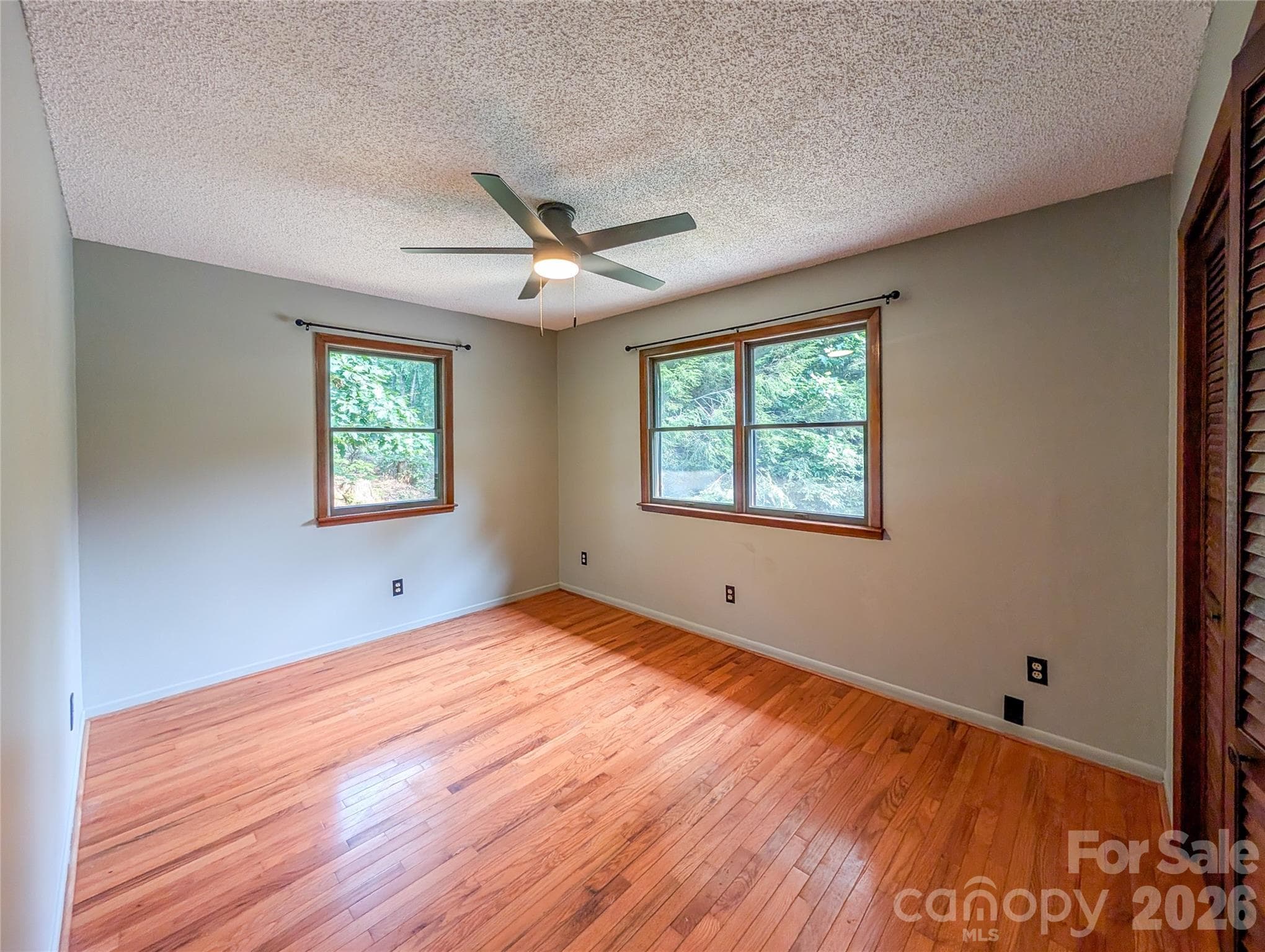 Single Family Residence at 328 Wooded Valley Lane, Burnsville, photo 23 of 47