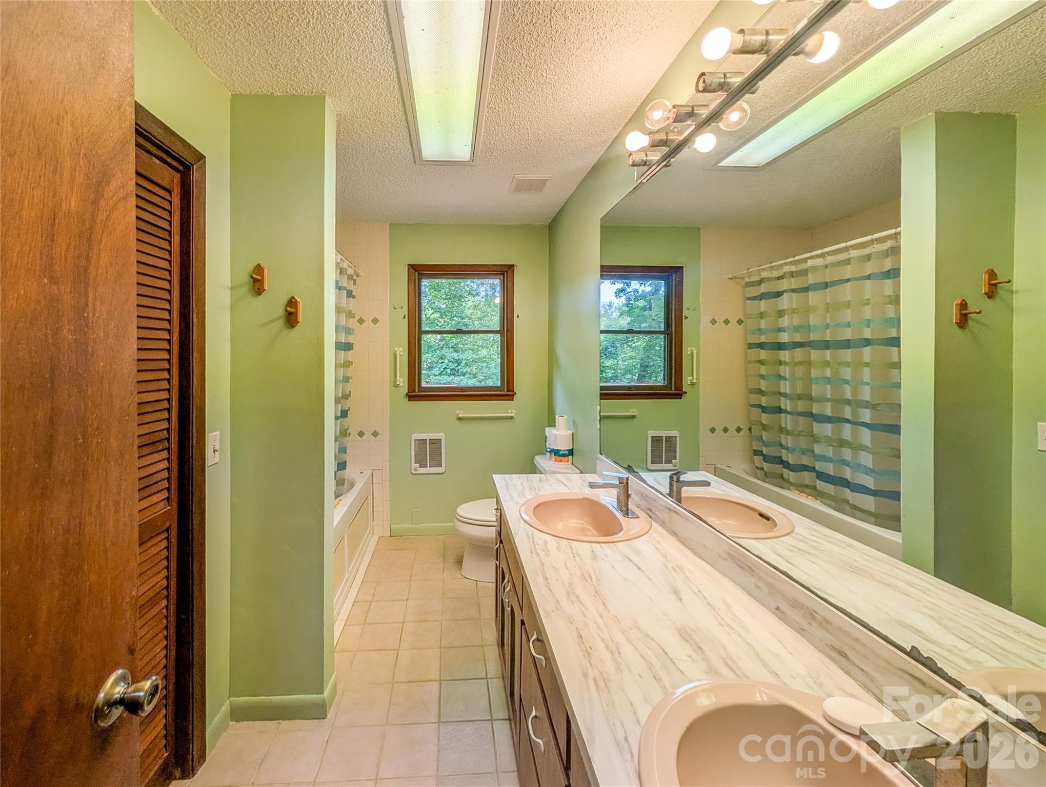 Single Family Residence at 328 Wooded Valley Lane, Burnsville, photo 27 of 47