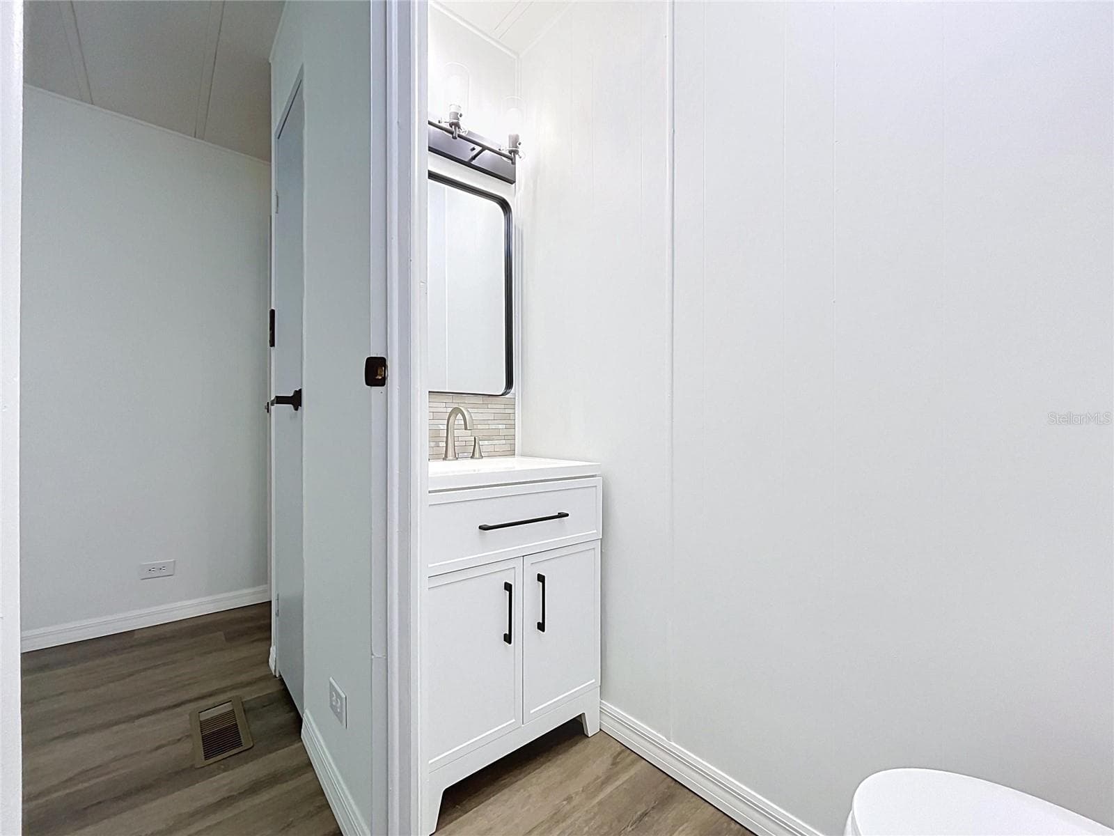 Bedroom 2 bathroom vanity - 6965 FORT KING RD, ZEPHYRHILLS