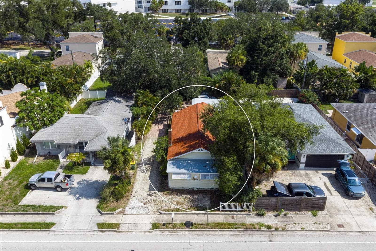 Duplex at 2245 BAHIA VISTA ST, SARASOTA, photo 28 of 30