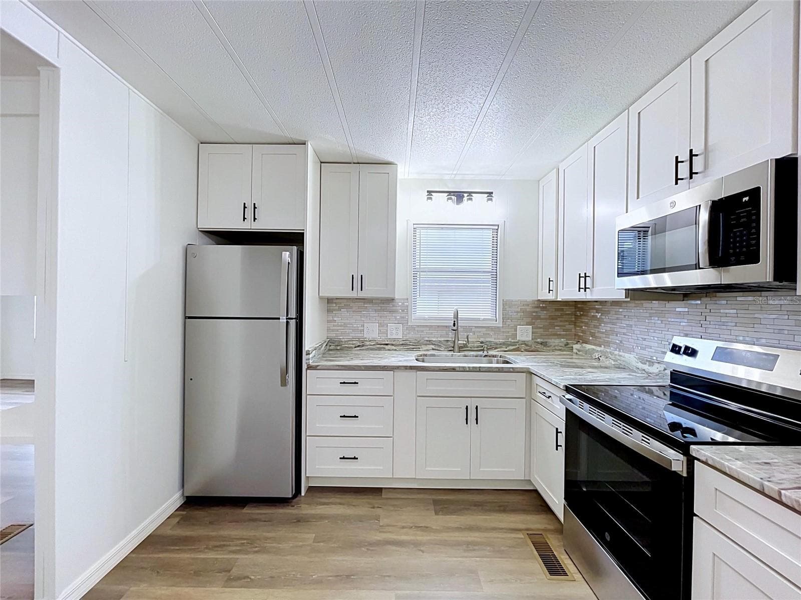 Mobile Home at 6965 FORT KING RD, ZEPHYRHILLS, photo 6 of 30