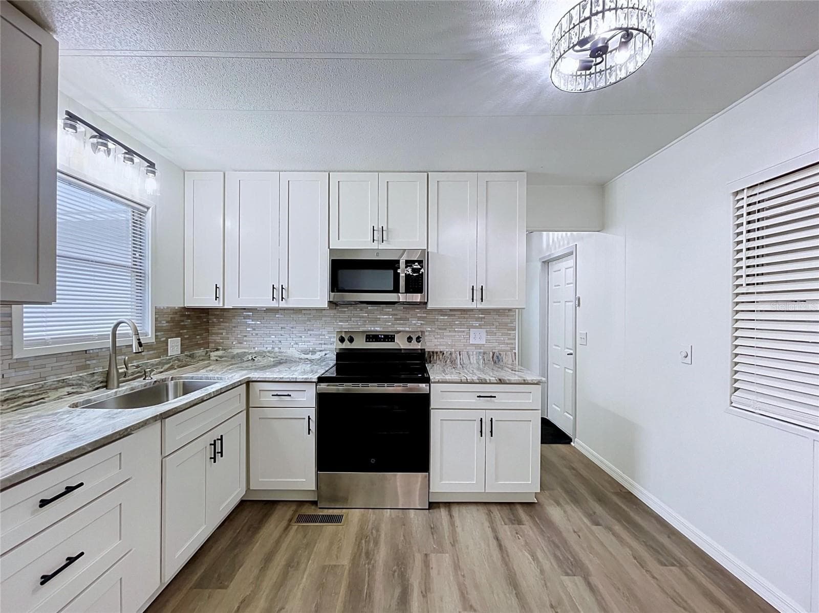New Stainless GE Appliances - 6965 FORT KING RD, ZEPHYRHILLS