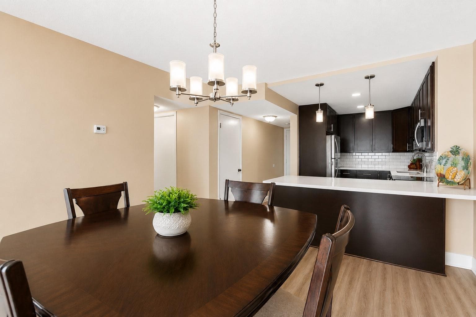 Dining area. - 51 ISLAND WAY #311, CLEARWATER BEACH