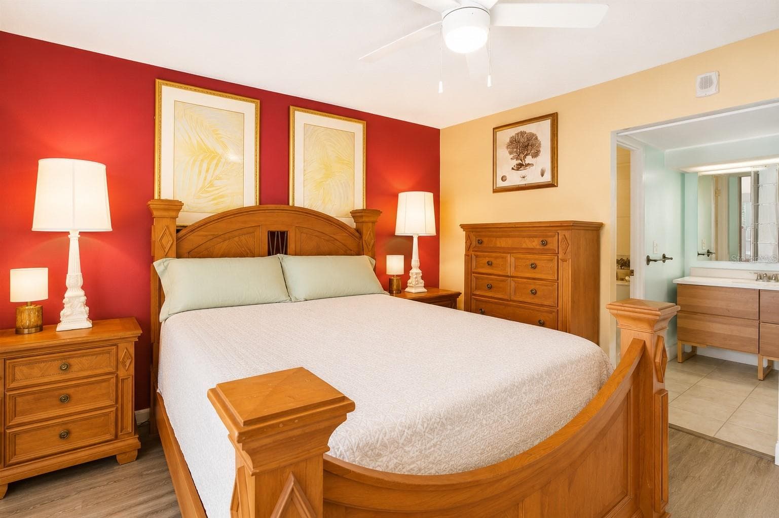 Primary bedroom, with en-suite and balcony. - 51 ISLAND WAY #311, CLEARWATER BEACH