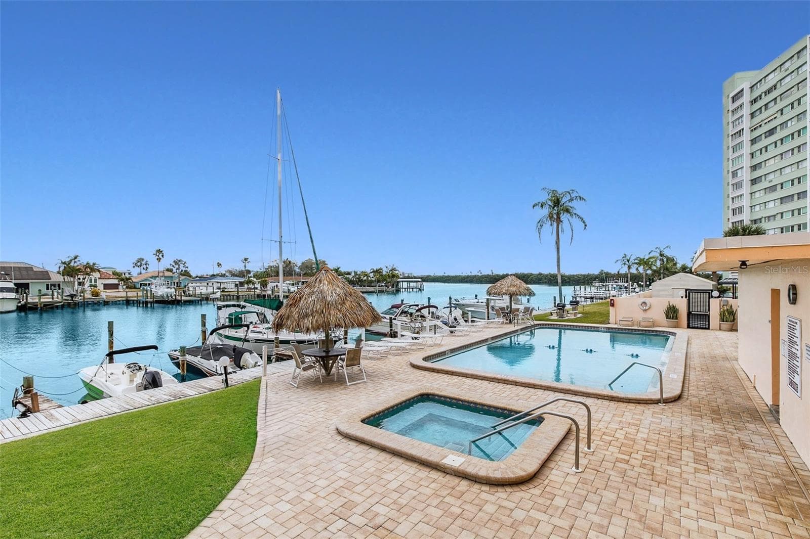 Beautiful grounds with resort style amenities. - 51 ISLAND WAY #311, CLEARWATER BEACH