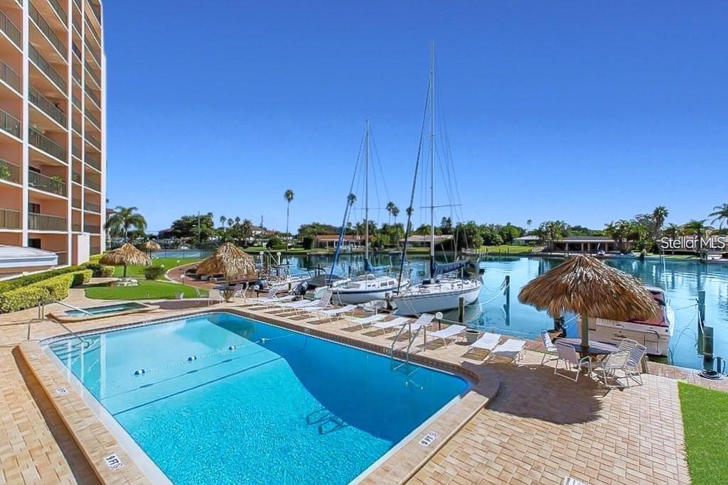 Beautiful grounds with resort style amenities. - 51 ISLAND WAY #311, CLEARWATER BEACH