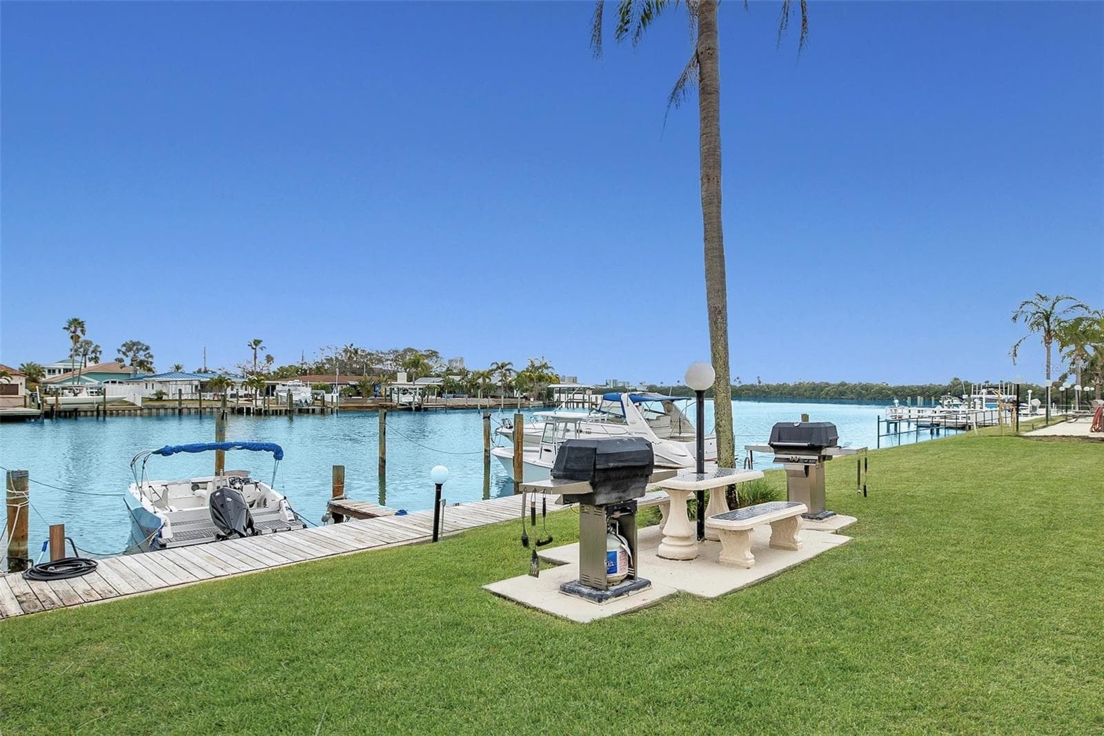 Beautiful grounds with resort style amenities. - 51 ISLAND WAY #311, CLEARWATER BEACH