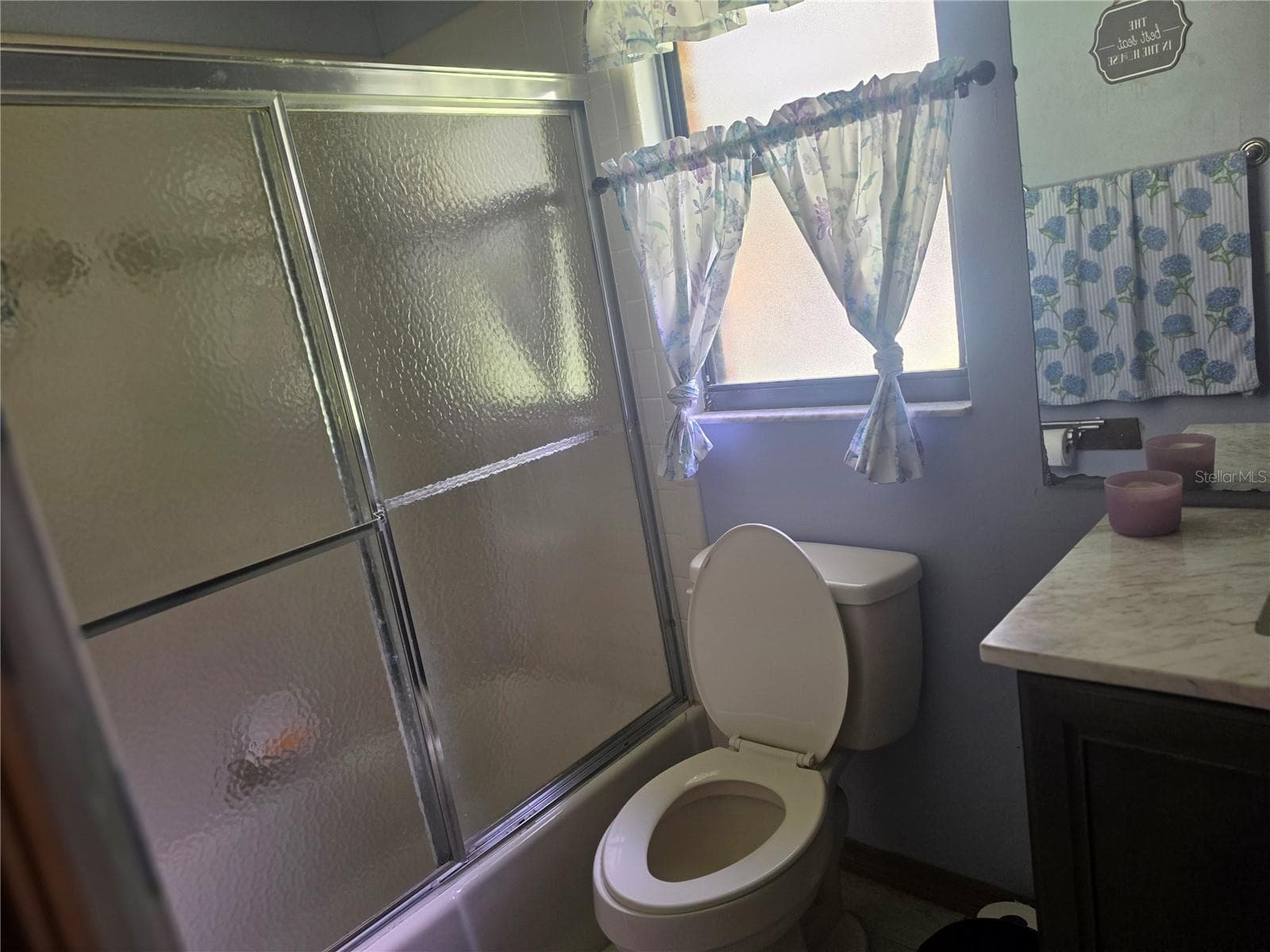 Guest bathroom - 2417 S OAK PARK DR, DELAND