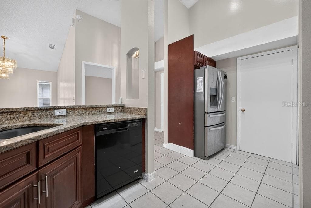 Single Family Residence at 97 ABBEY HOLLOW DR, APOPKA, photo 6 of 35