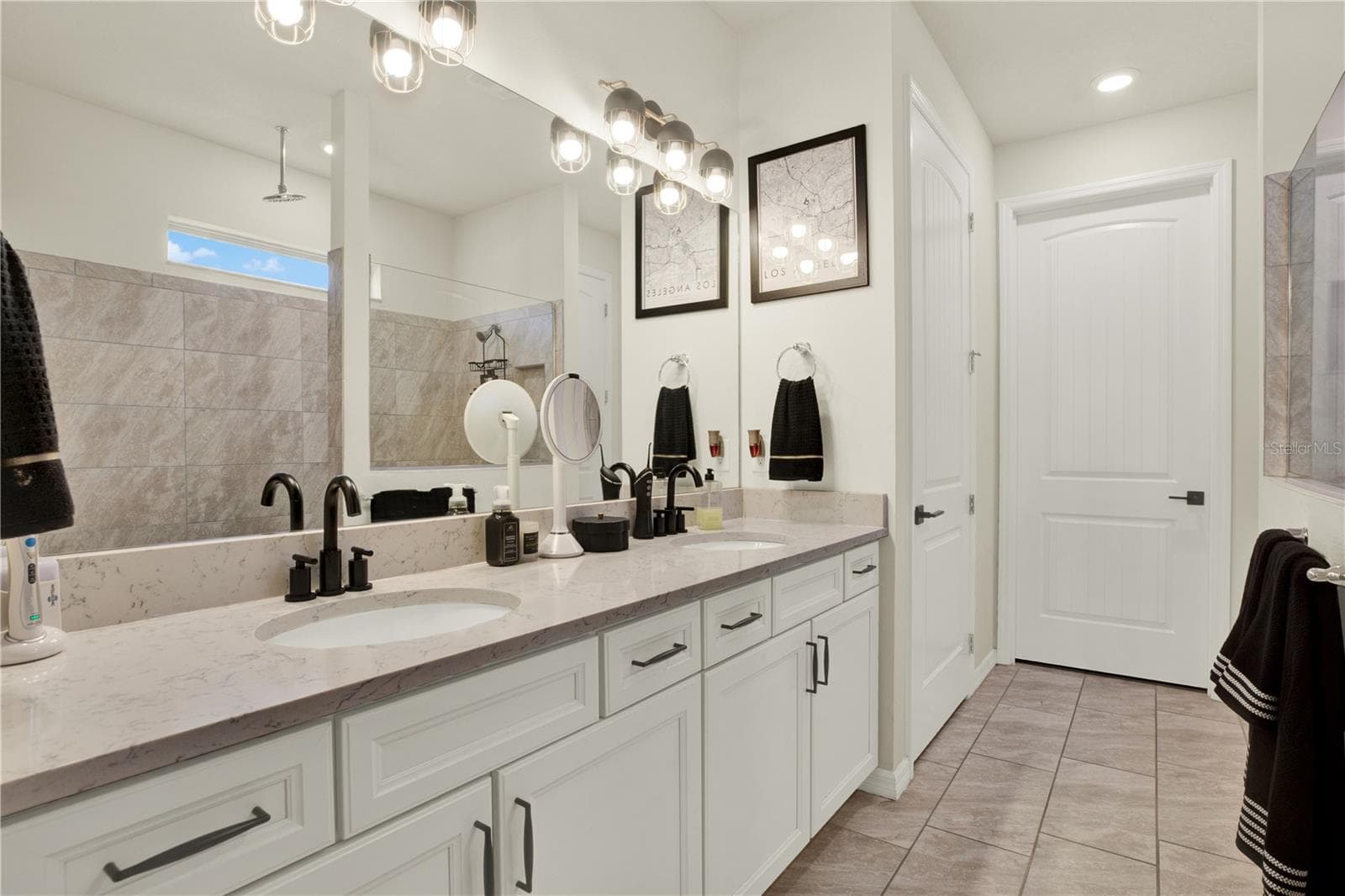 Single Family Residence at 19234 MOSSY PINE DR, TAMPA, photo 17 of 50