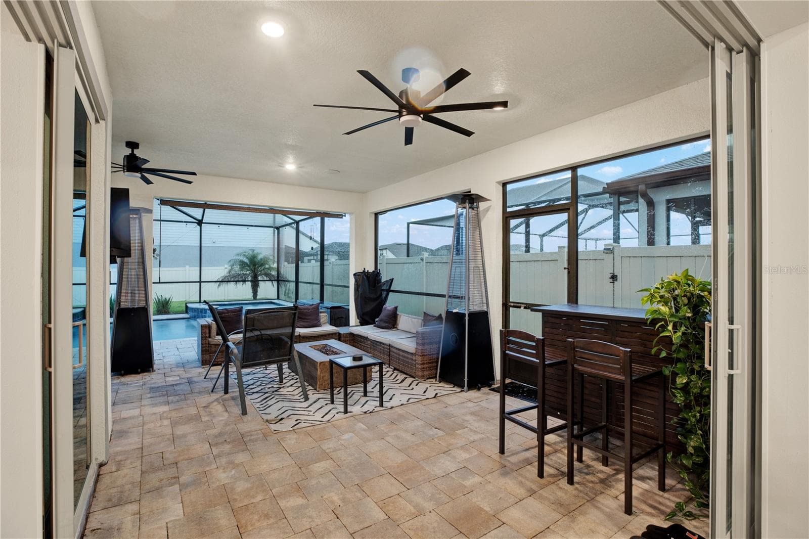 Single Family Residence at 19234 MOSSY PINE DR, TAMPA, photo 35 of 50