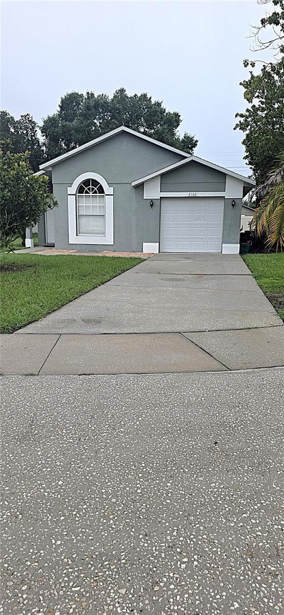 Front of house & driveway - 2160 EOLA CT, OVIEDO