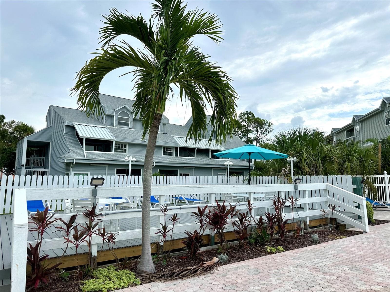 upper deck at the pool - 6825 STONES THROW CIR N #1107, ST PETERSBURG