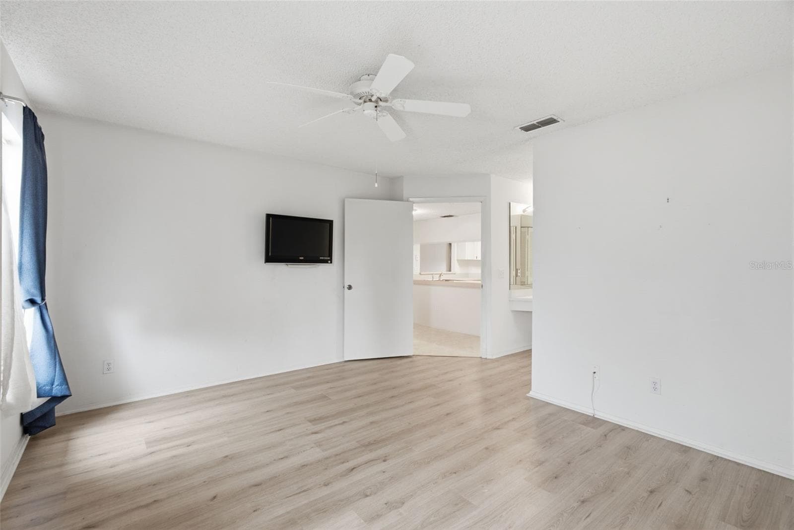 Condominium at 3960 SAILMAKER LN, HOLIDAY, photo 15 of 43