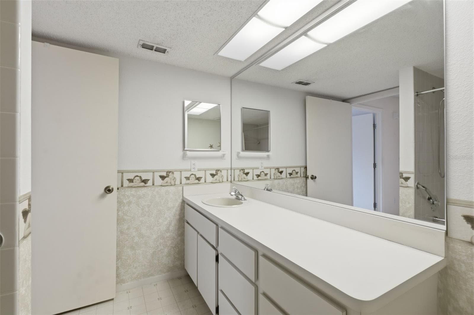 Condominium at 3960 SAILMAKER LN, HOLIDAY, photo 22 of 43