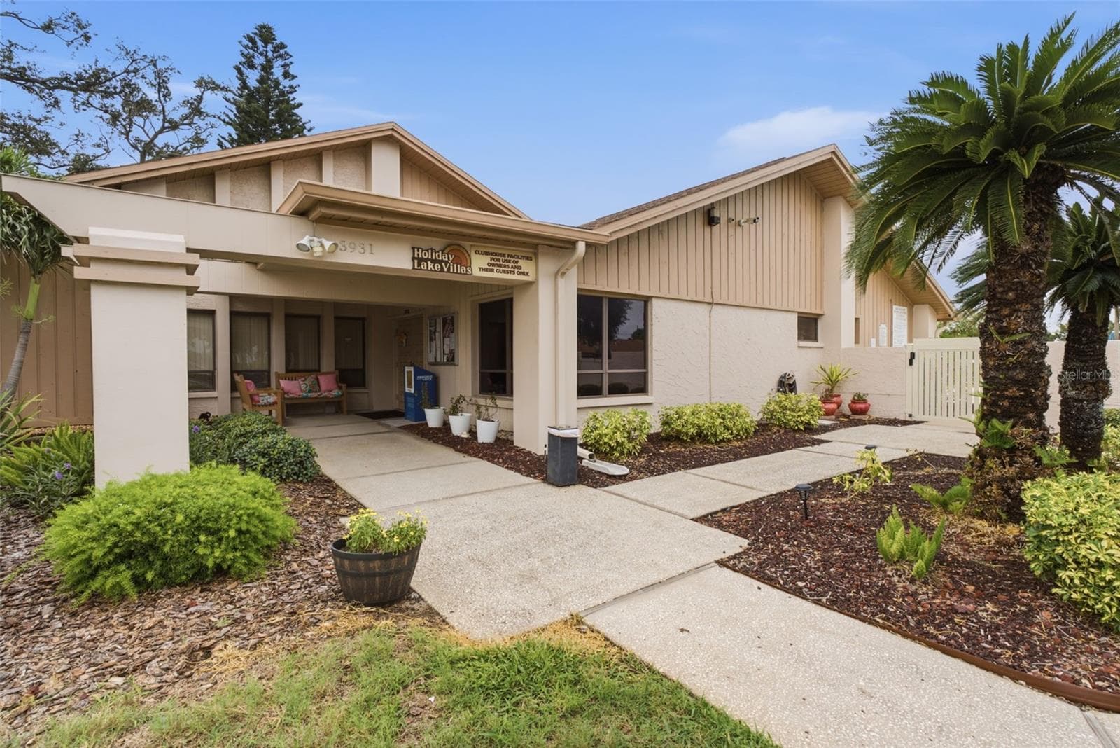 Condominium at 3960 SAILMAKER LN, HOLIDAY, photo 32 of 43