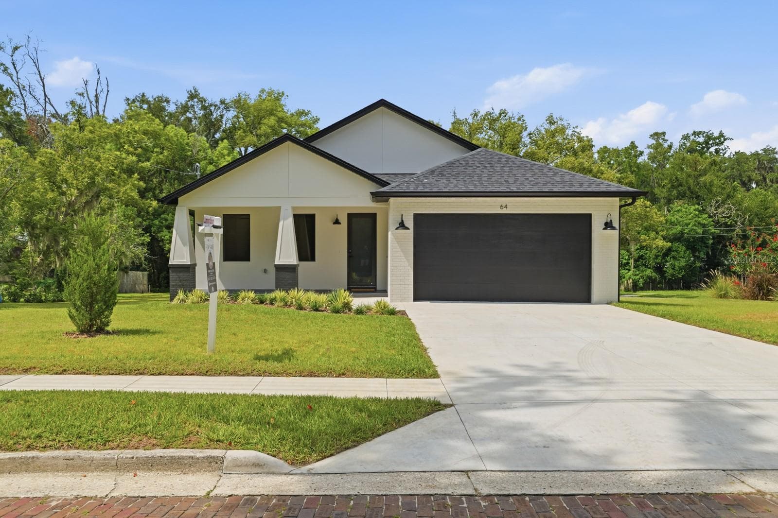 Single Family Residence at 64 HIGHLAND ST, BROOKSVILLE, photo 2 of 28