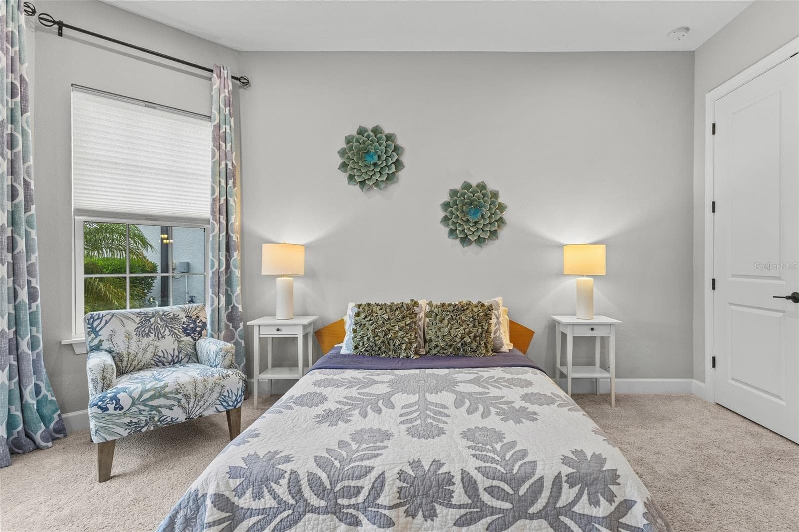 Front bedroom - 10342 MORNING MIST LN, SARASOTA