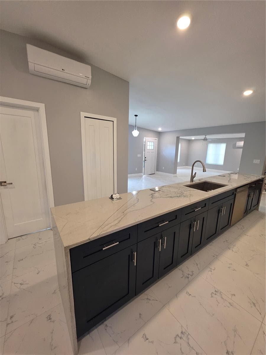 Single Family Residence at 1911 W AMELIA ST, ORLANDO, photo 3 of 15