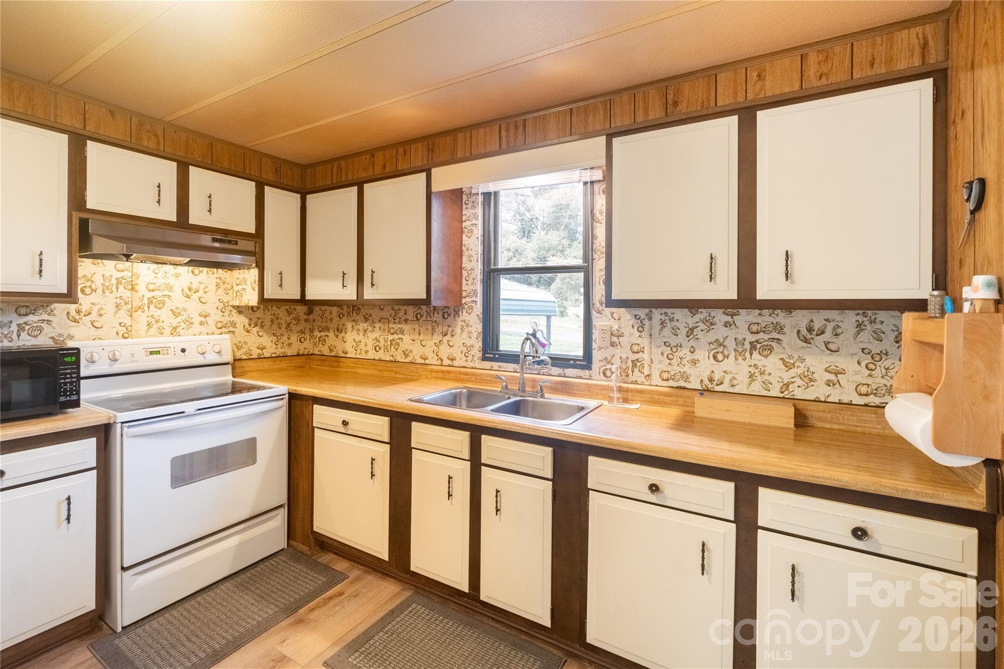 Single Family Residence at 9606 Walkers Ferry Road, Charlotte, photo 5 of 40