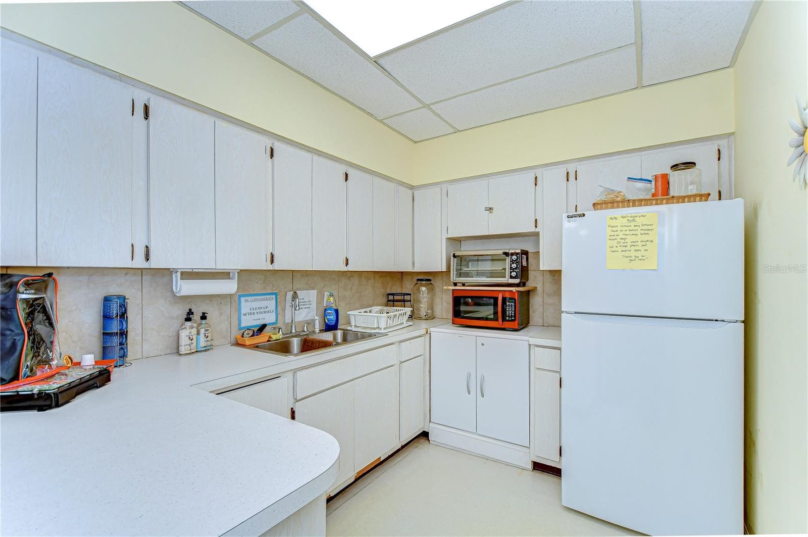 Condominium at 13870 OAKWOOD LN #13870, SEMINOLE, photo 19 of 24