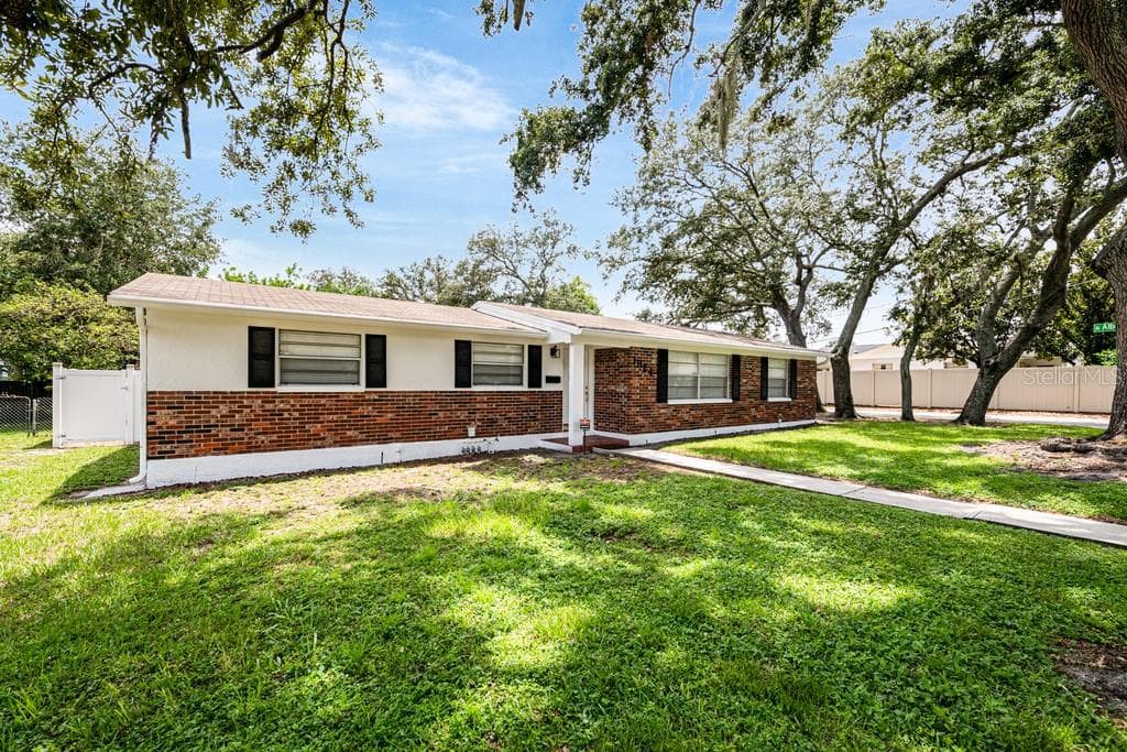 Single Family Residence at 1924 W NORTH ST, TAMPA, photo 2 of 72