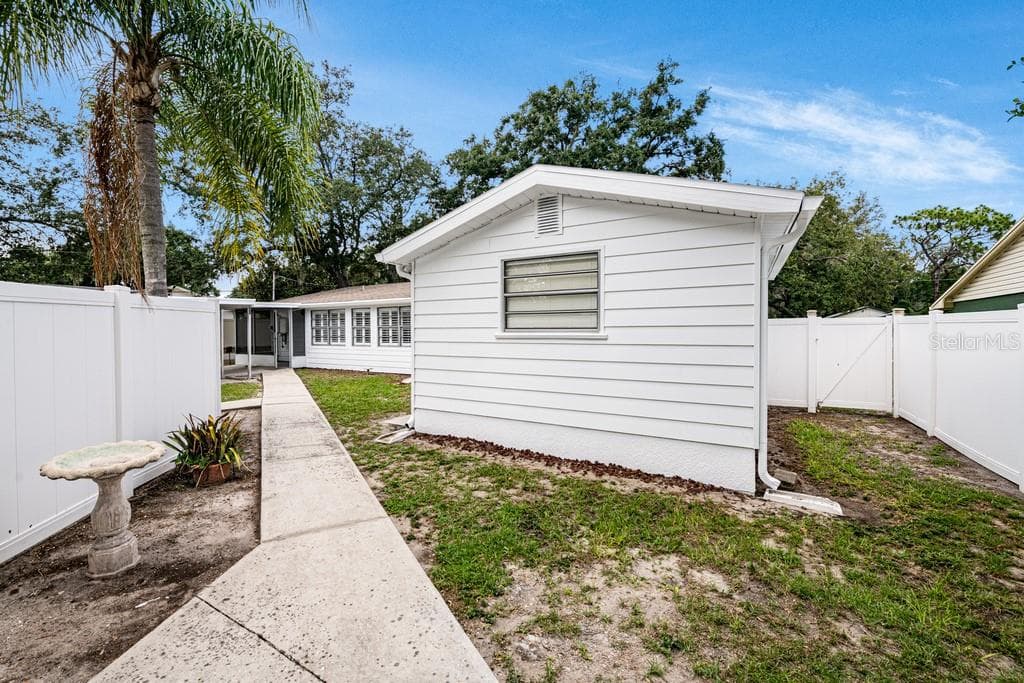 Fenced backyard - 1924 W NORTH ST, TAMPA