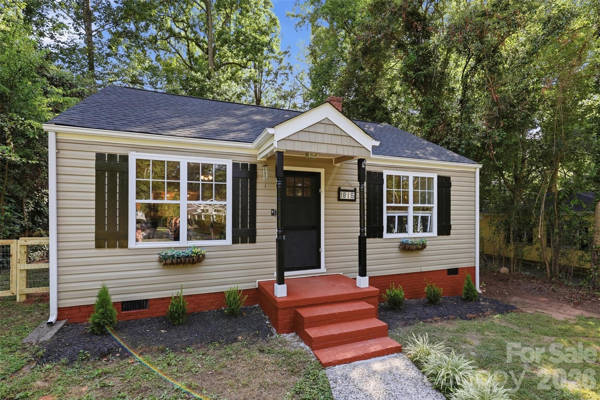 Single Family Residence at 1815 Arnold Drive, Charlotte, photo 4 of 28