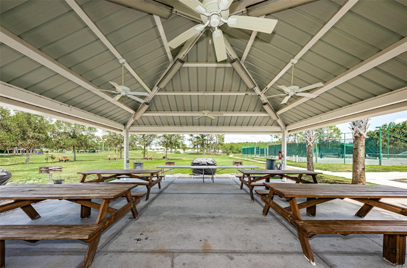 TABLES TO RELAX ADJACENT TO THE COURTS - 12021 FERN TERRACE CT, TRINITY