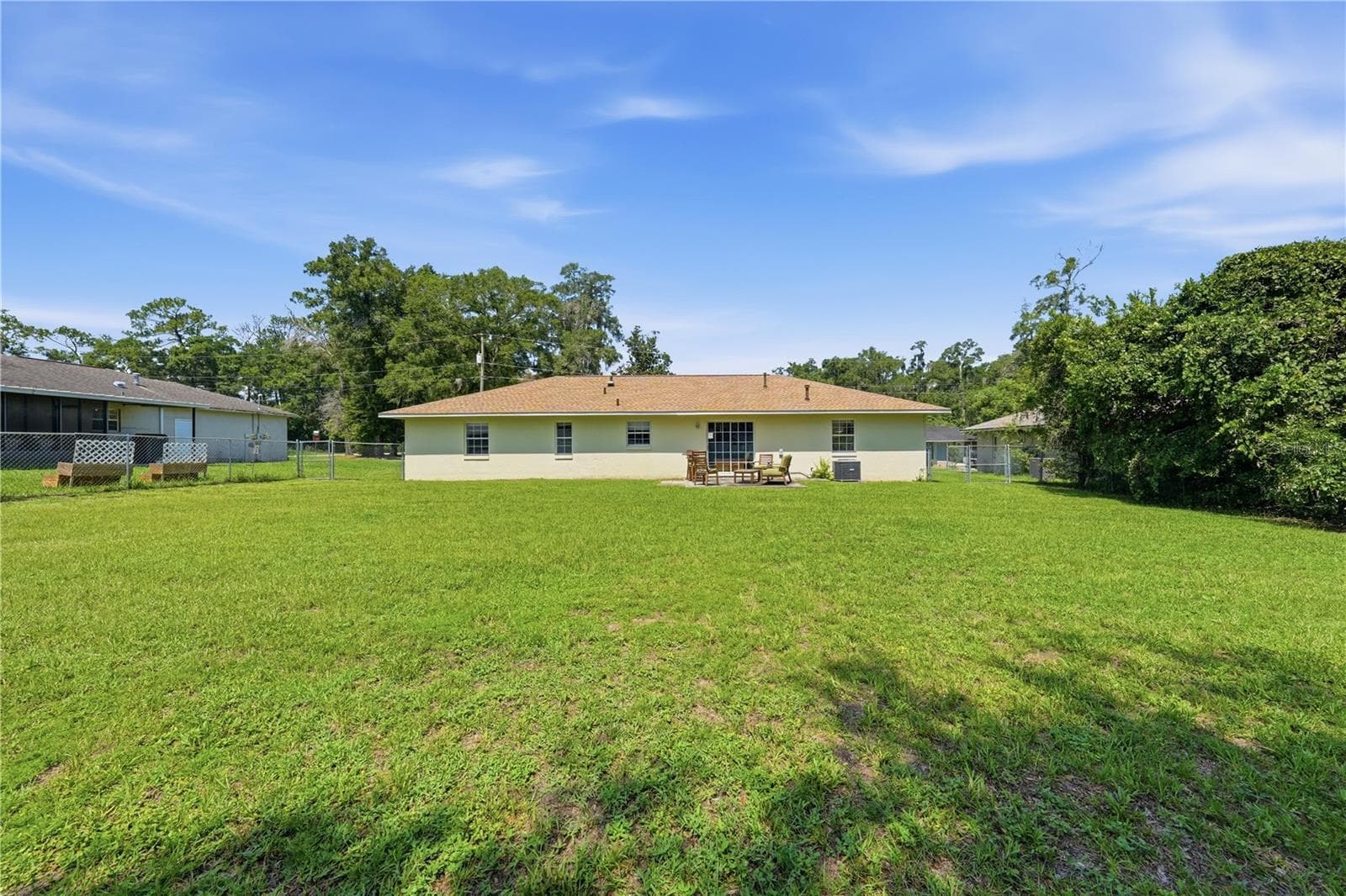 Room for a pool, or firepit, or horsehoes, or.... - 3835 NE 13TH AVE, OCALA