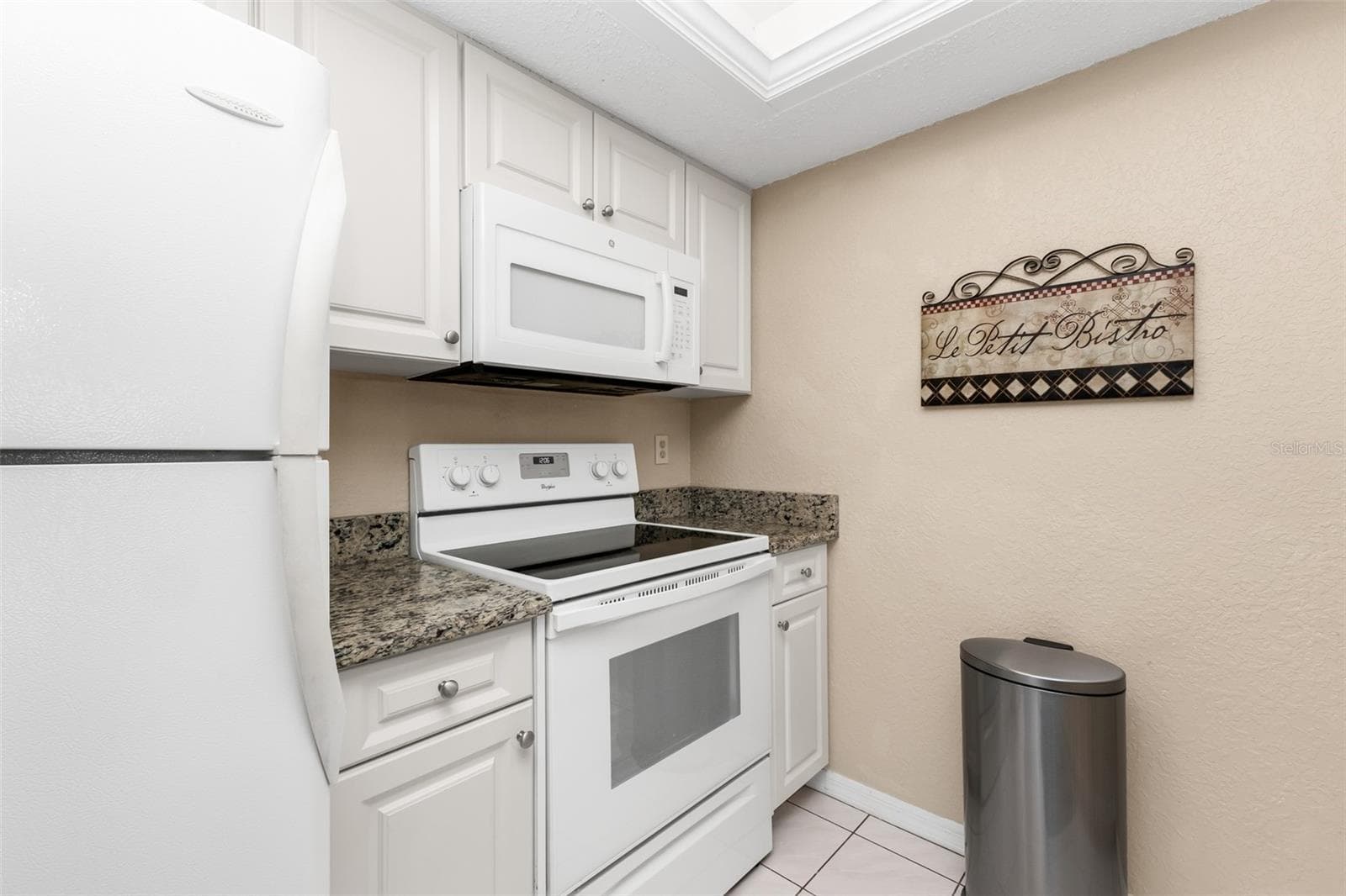 Condominium at 4000 OAKVIEW DR #L4, PORT CHARLOTTE, photo 11 of 46