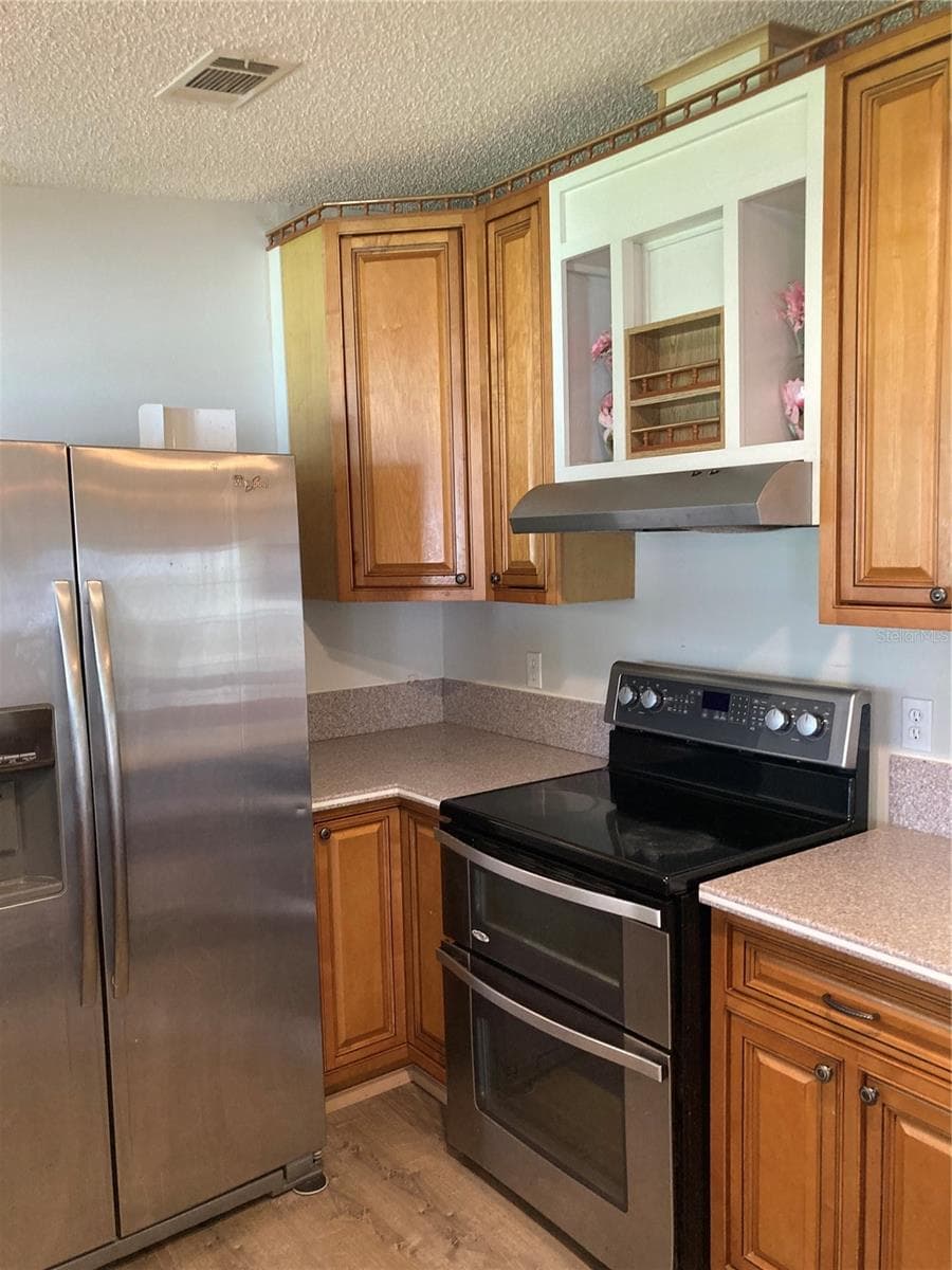 Manufactured Home at 1038 20TH ST, OKEECHOBEE, photo 4 of 52