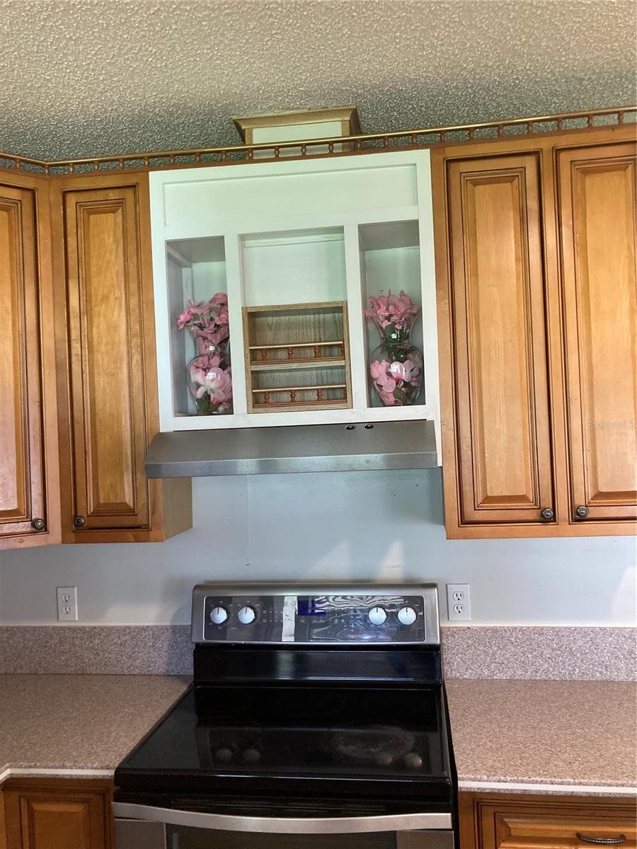 Manufactured Home at 1038 20TH ST, OKEECHOBEE, photo 8 of 52