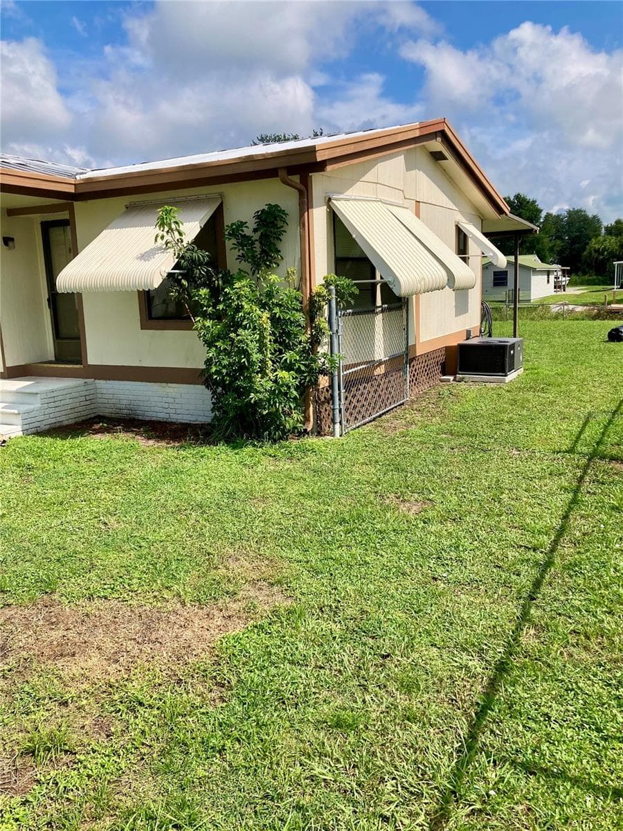 Manufactured Home at 1038 20TH ST, OKEECHOBEE, photo 46 of 52