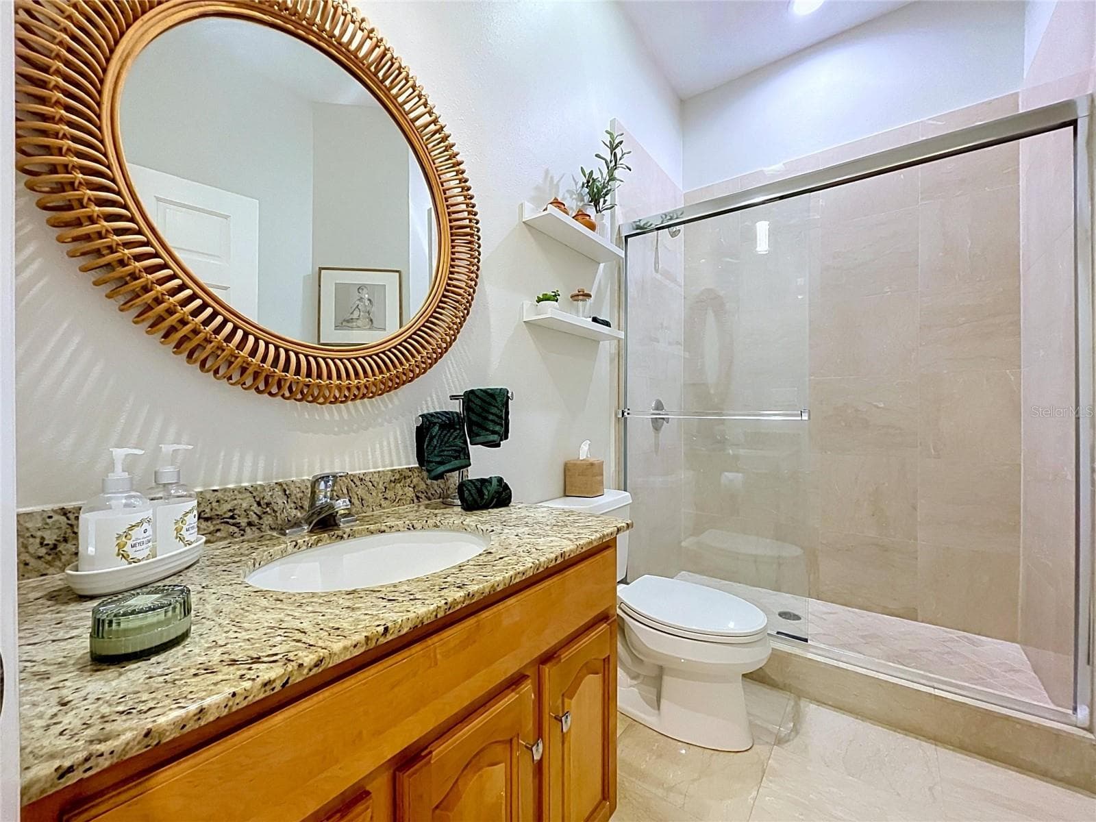 Guest Bathroom - 2918 MAGNOLIA TRCE, TARPON SPRINGS