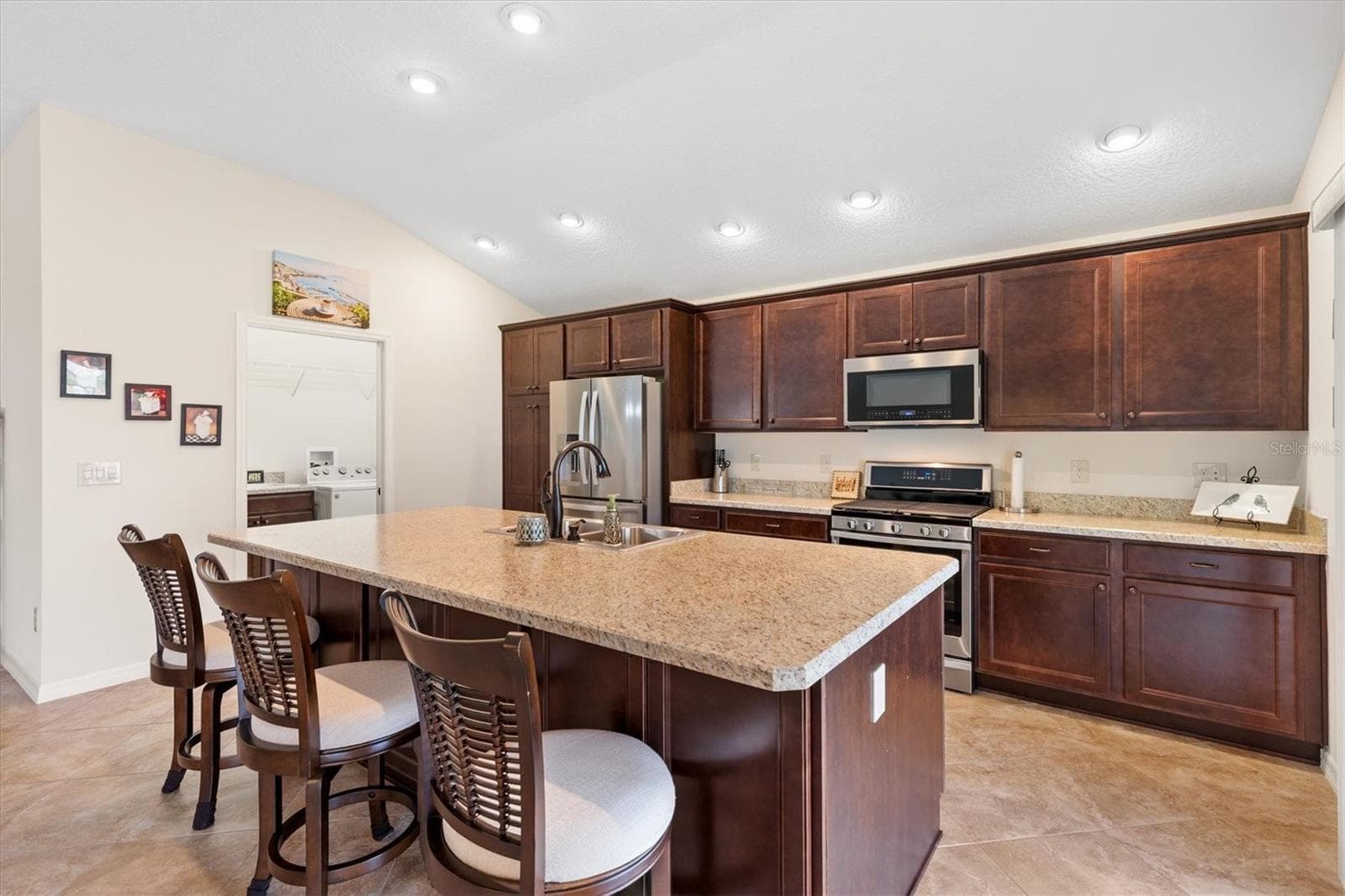 Single Family Residence at 5996 DELPHINA LOOP, THE VILLAGES, photo 13 of 41