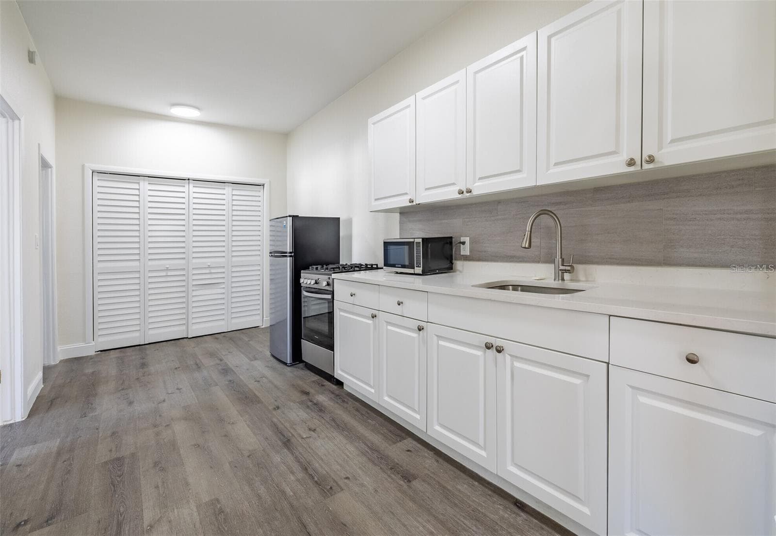 Multi-Family 5+ at 218 N PINELLAS AVE, TARPON SPRINGS, photo 12 of 25