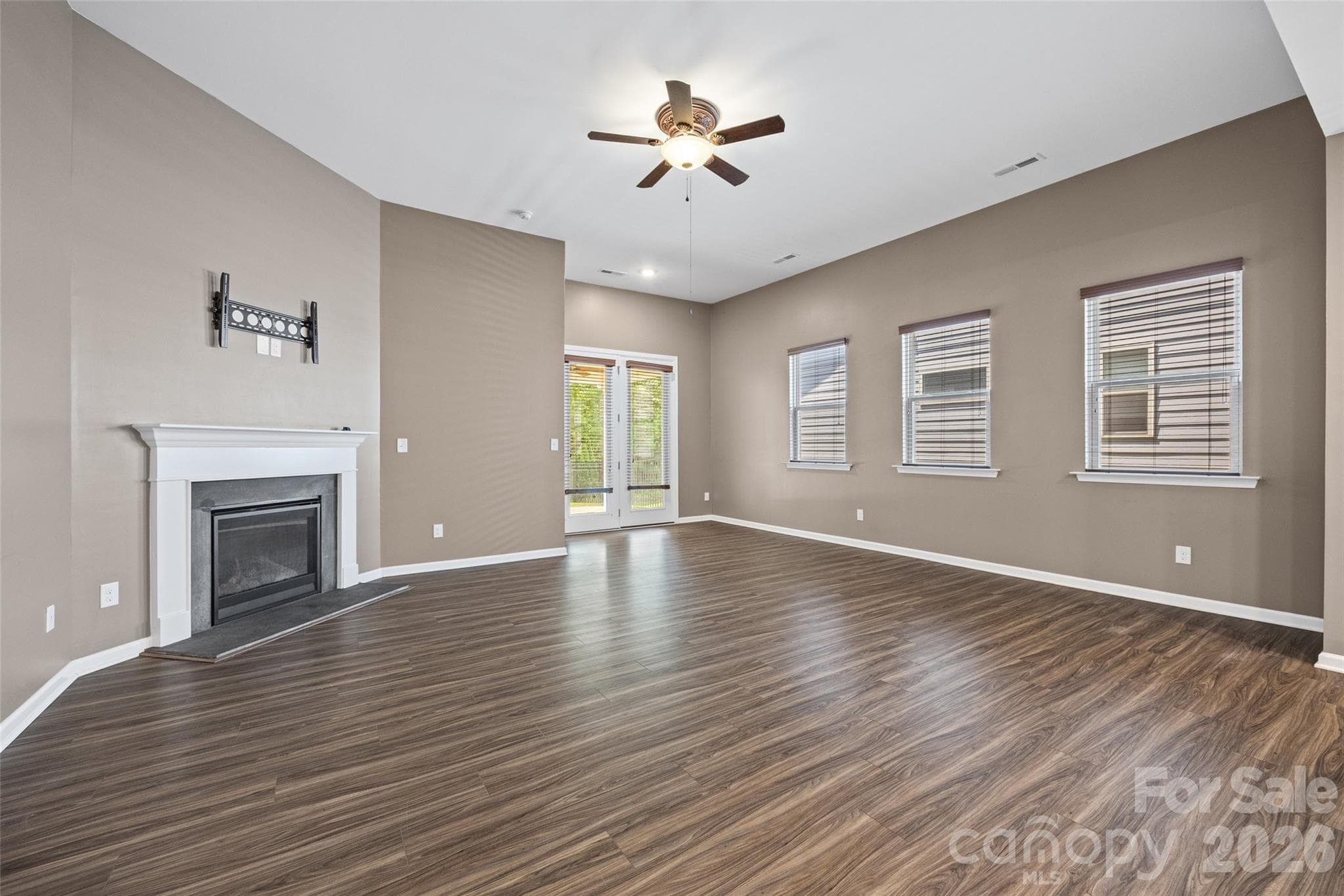 Single Family Residence at 596 Rustlewood Way, Rock Hill, photo 7 of 26