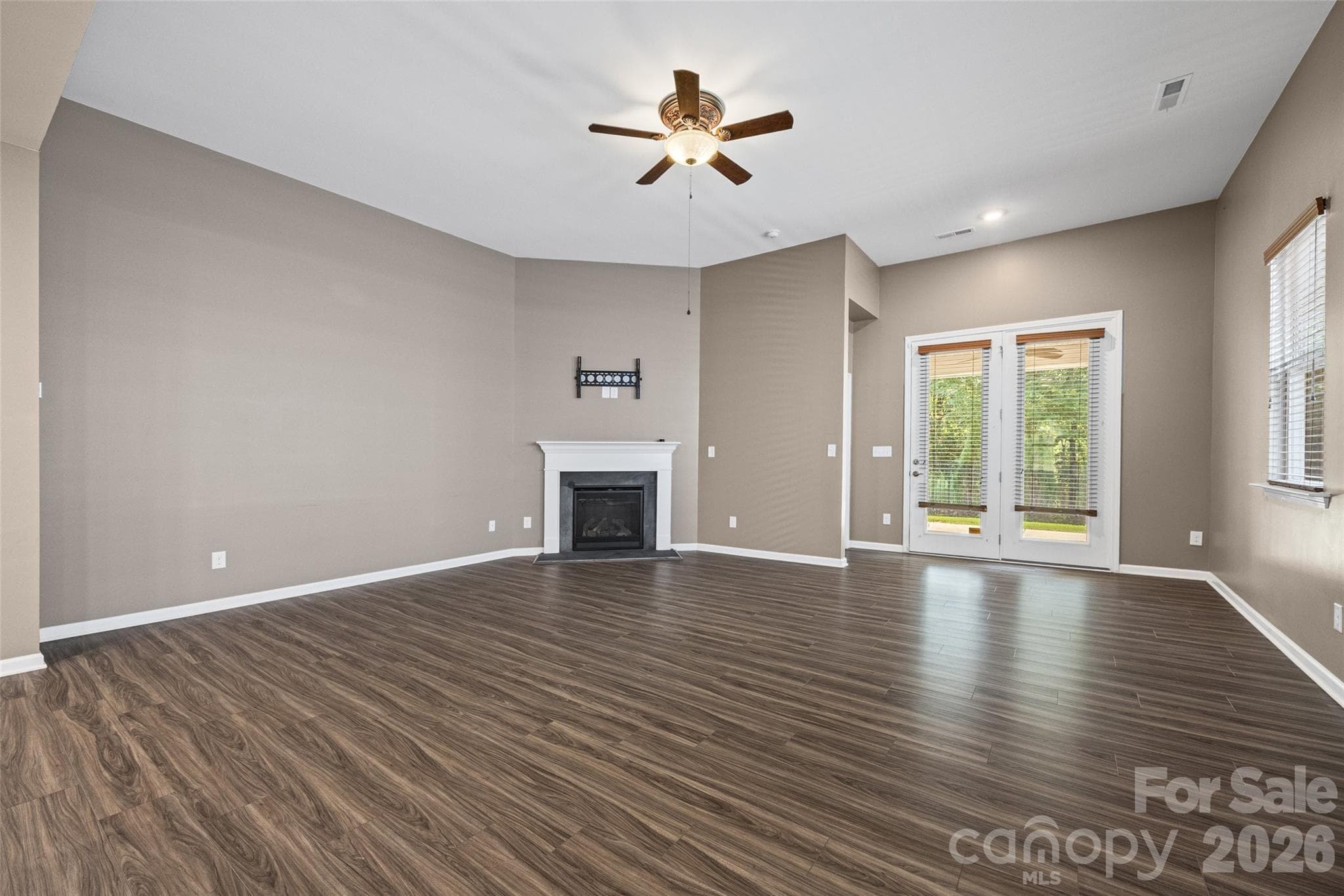 Single Family Residence at 596 Rustlewood Way, Rock Hill, photo 8 of 26
