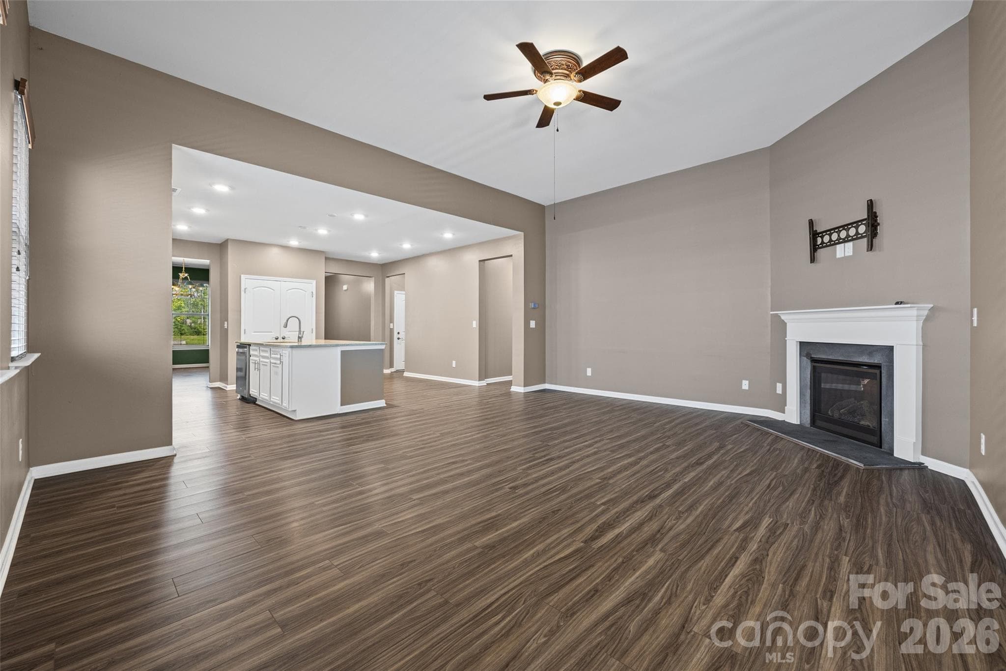 Single Family Residence at 596 Rustlewood Way, Rock Hill, photo 9 of 26