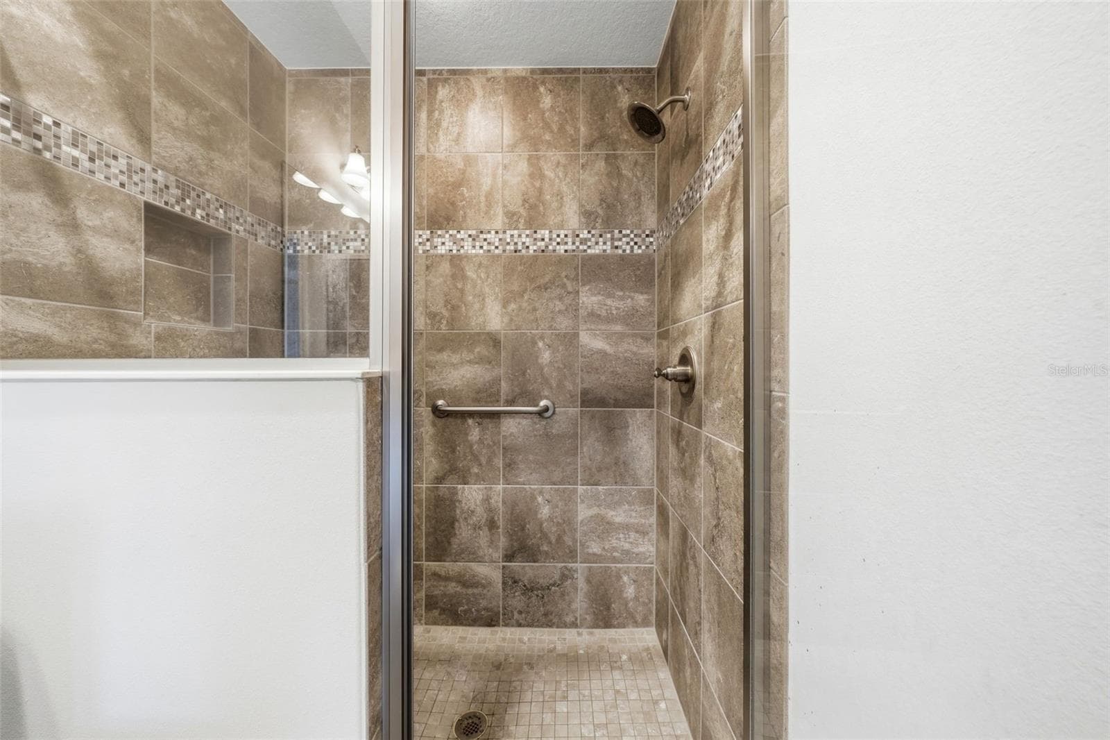 virtual staged  bath 2 - 1166 BLOUNT AVE, THE VILLAGES
