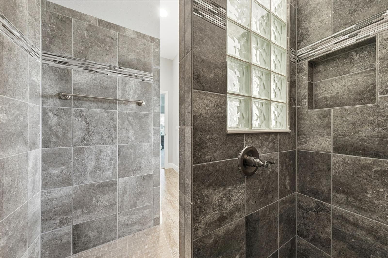 virtual staged primary bath - 1166 BLOUNT AVE, THE VILLAGES