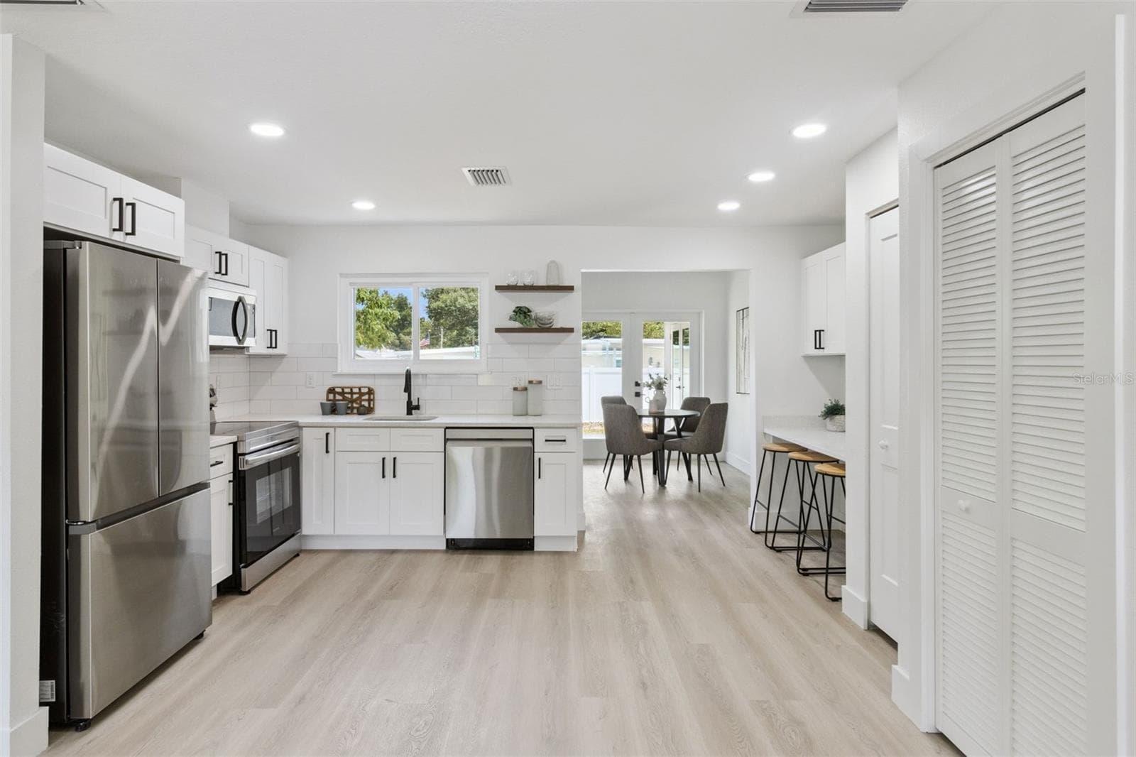 Single Family Residence at 7211 ORPINE DR N, ST PETERSBURG, photo 12 of 27