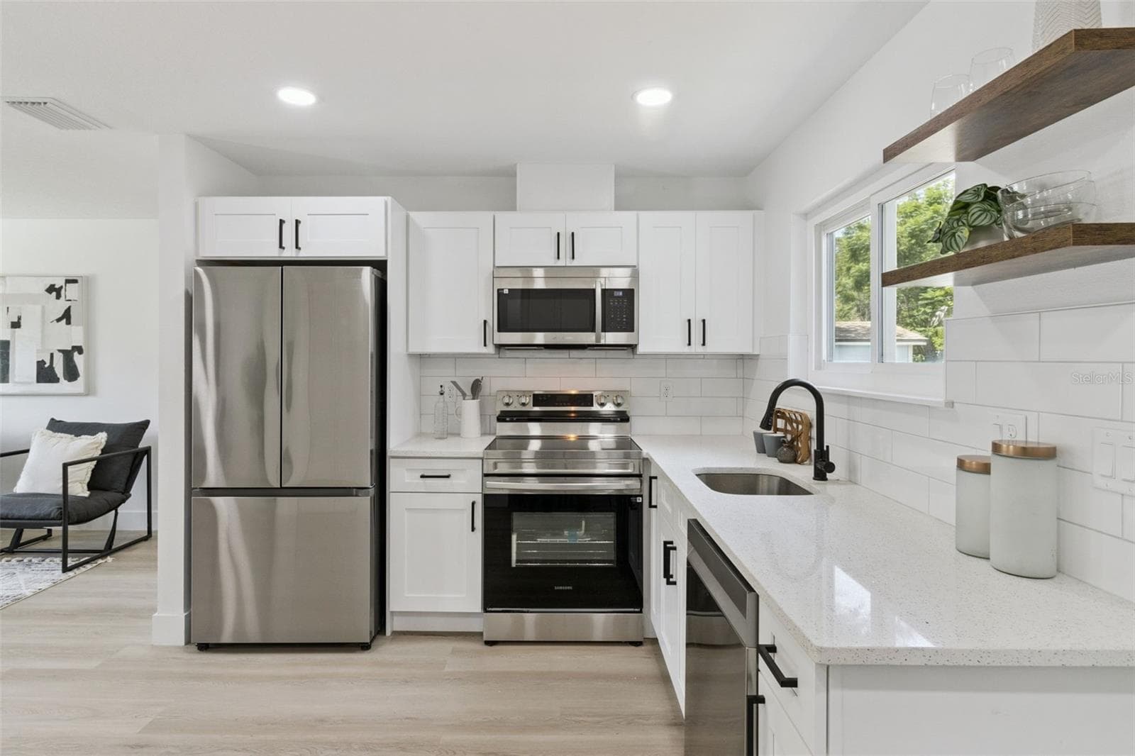 Single Family Residence at 7211 ORPINE DR N, ST PETERSBURG, photo 13 of 27